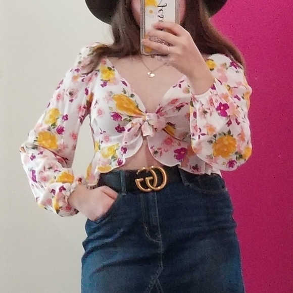 IVORY FLORAL TOP - Picture 6 of 7